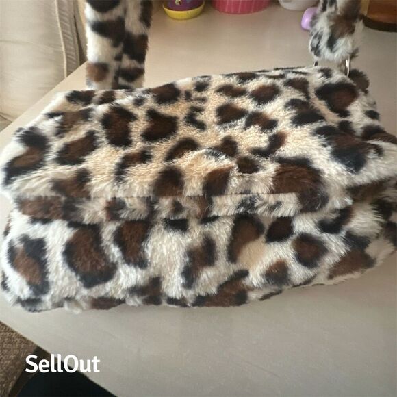 Gilda Paris Leopard Print Faux Fur Y2K Shoulder Bag - Picture 6 of 15